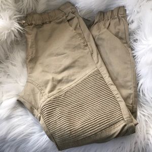 Men’s jogger khakis